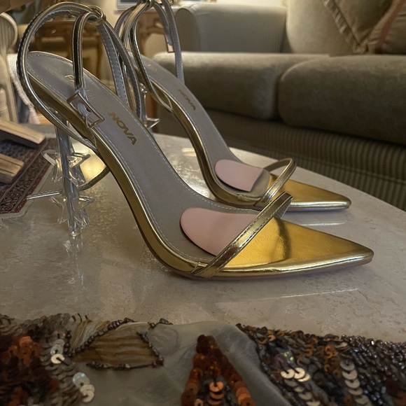 Gold star high heels - Picture 3 of 5